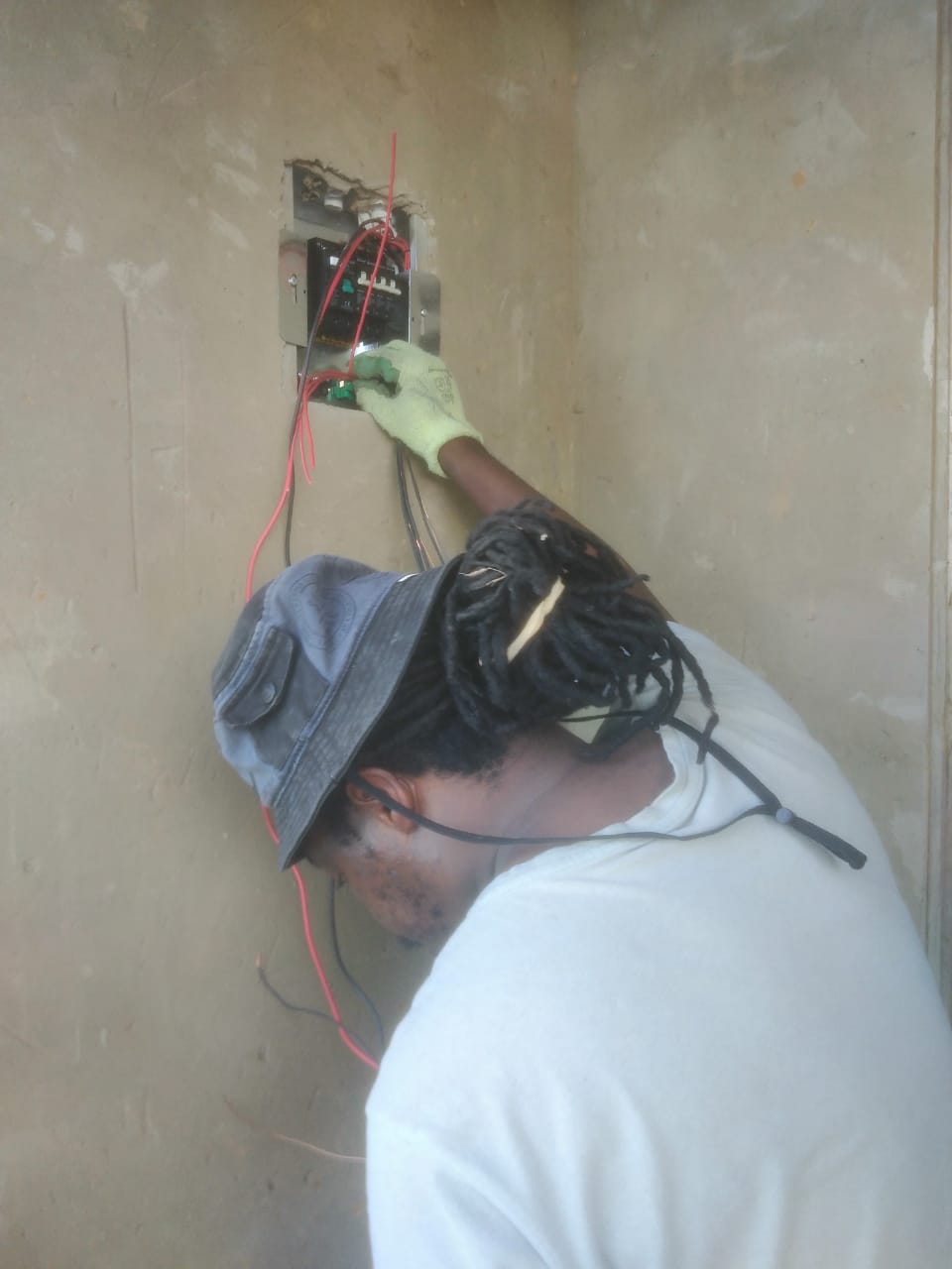 On Point Electrical Solutions Premier gallery 2