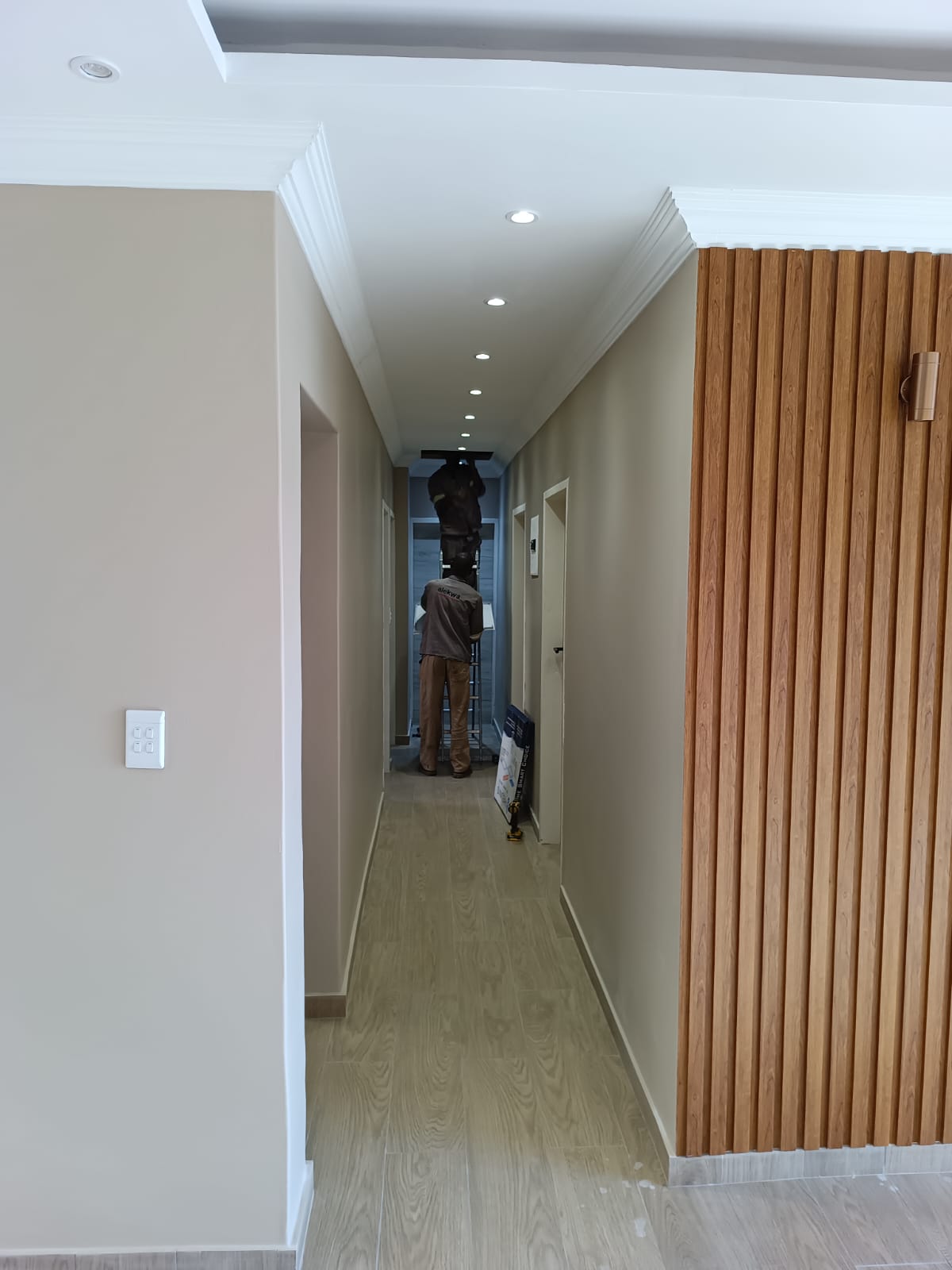 Alekwa constructions, Roofer in Soweto